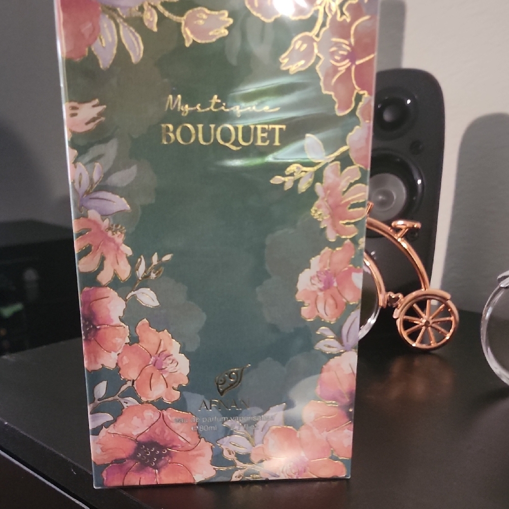 Mystique Bouquet Floral Candle Holder